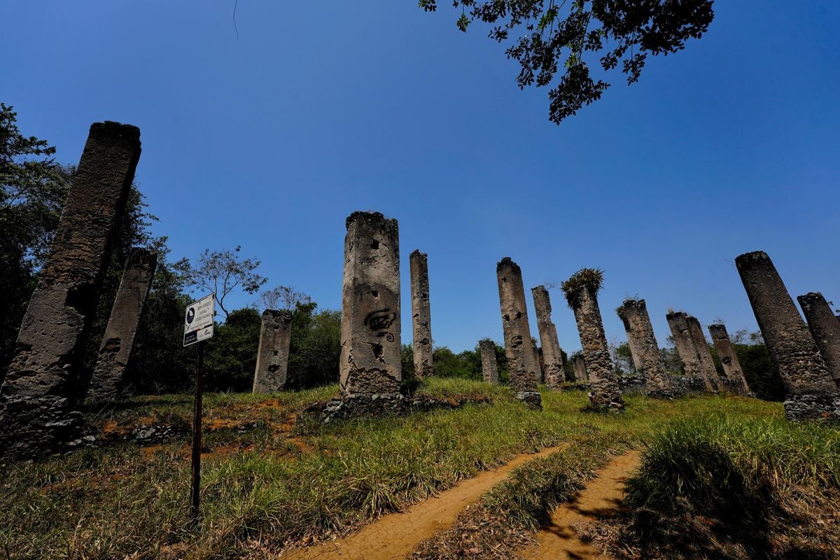 Ruínas do Rio Salinas, em Anchieta