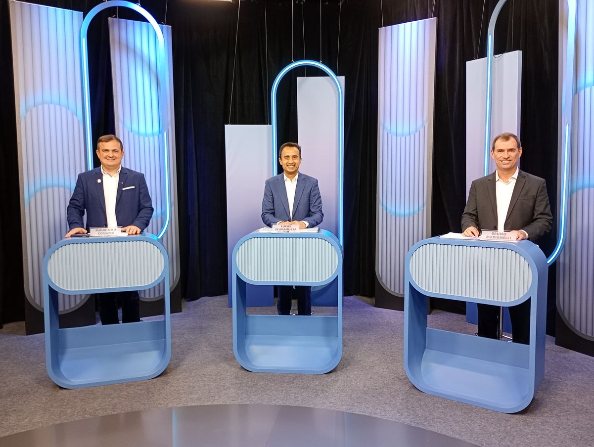 Candidatos a prefeito de Linhares se preparam para debate da TV Gazeta por Vitor Jubini