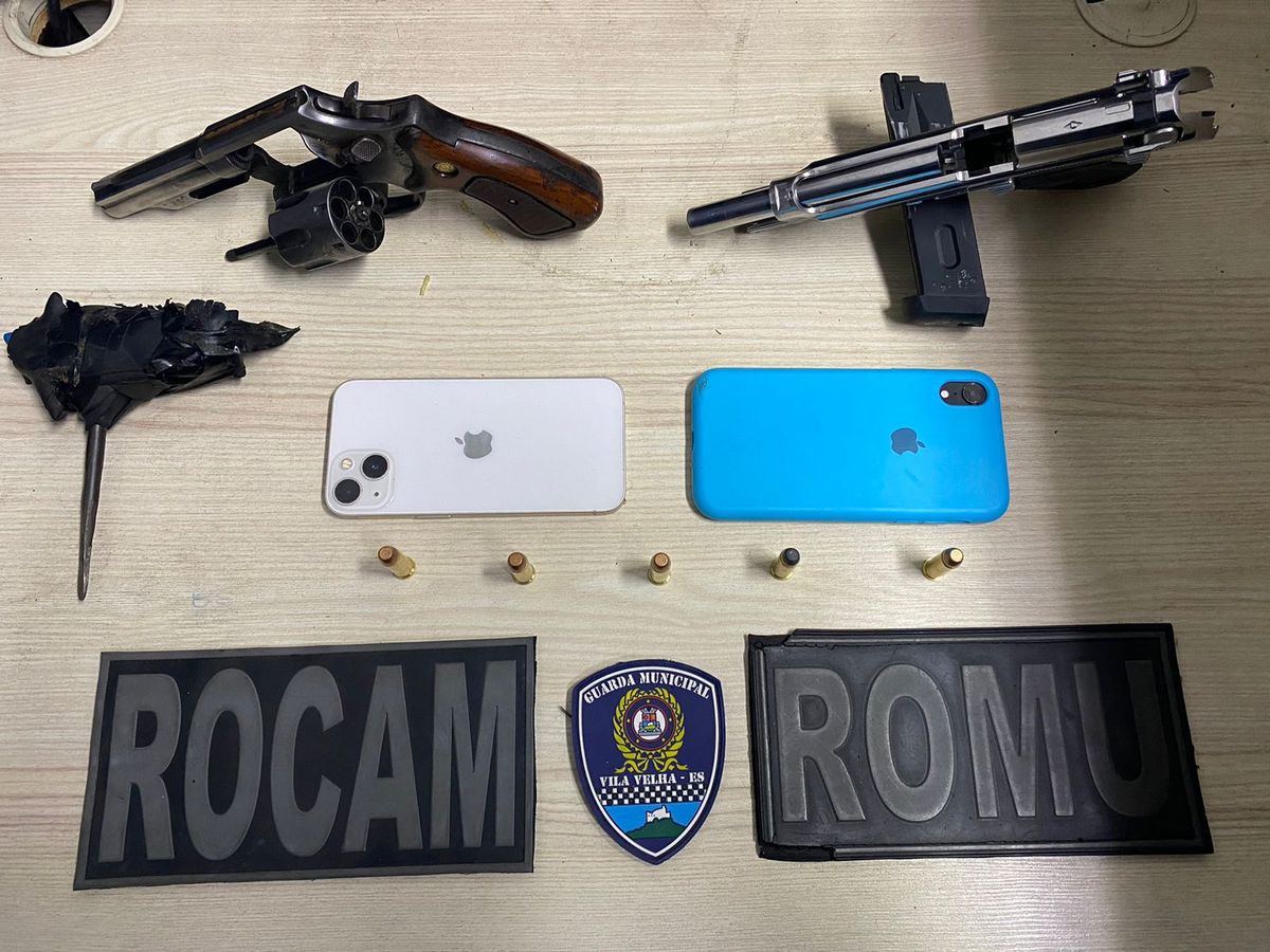 Armas, chave micha utilizada em furto de motocicletas e um celular roubado aprendidos pela guarda municipal de vila velha