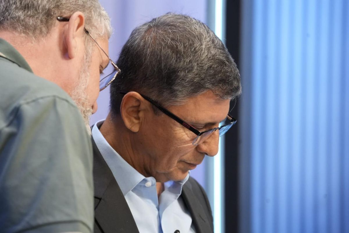 Candidatos a prefeito de  Cachoeiro de Itapemirim durante o debate da TV Gazeta por Fermando Madeira