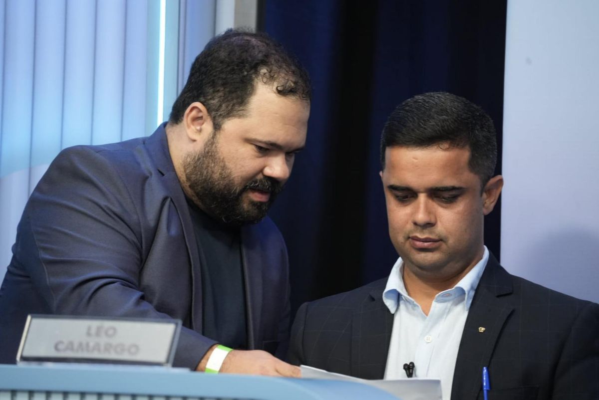 Candidatos a prefeito de  Cachoeiro de Itapemirim durante o debate da TV Gazeta por Fermando Madeira