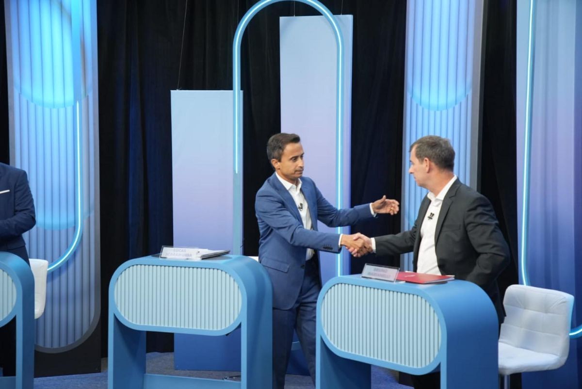 Candidatos a prefeito de  Linhares durante o debate da TV Gazeta  por Vitor Jubini