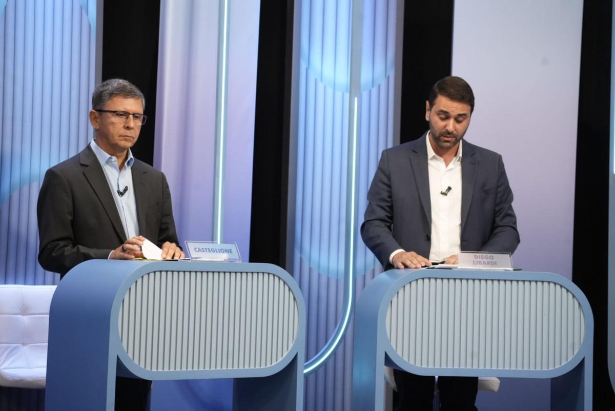 Candidatos a prefeito de Cachoeiro de Itapemirim durante o debate da TV Gazeta por Fernando Madeira