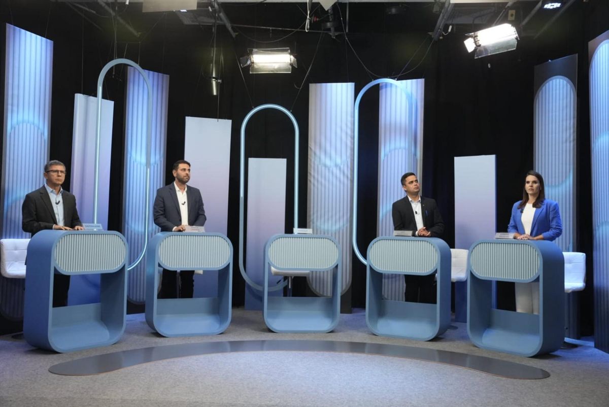 Candidatos a prefeito de Cachoeiro de Itapemirim durante o debate da TV Gazeta por Fernando Madeira