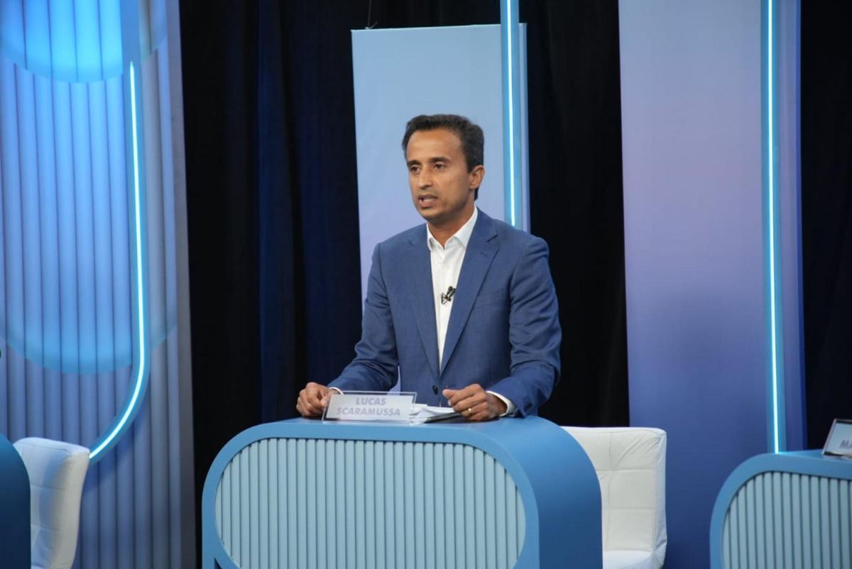 Candidatos a prefeito de Linhares durante o debate da TV Gazeta por Vitor Jubini    