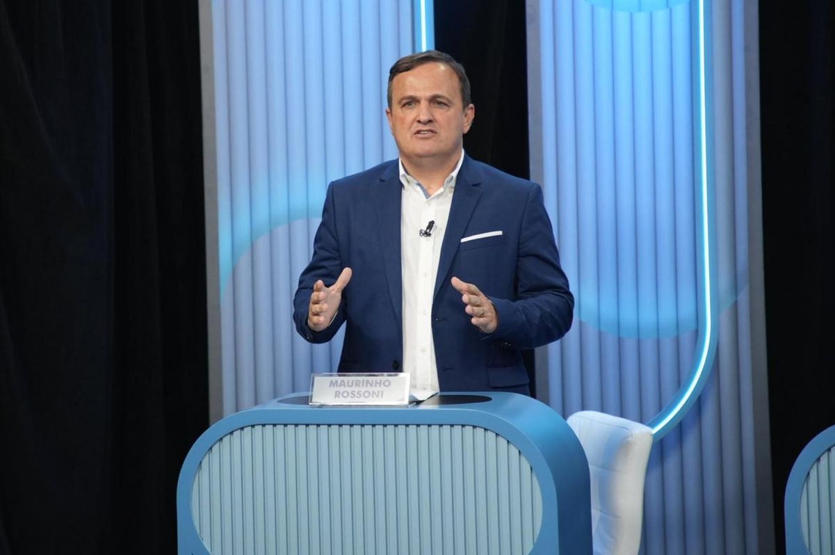 Candidatos a prefeito de Linhares durante o debate da TV Gazeta por Vitor Jubini    