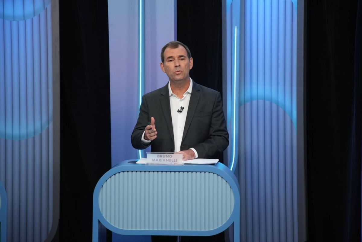 Candidatos a prefeito de Linhares durante o debate da TV Gazeta por Vitor Jubini