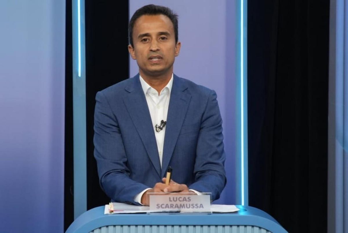 Candidatos a prefeito de Linhares durante o debate da TV Gazeta por Vitor Jubini