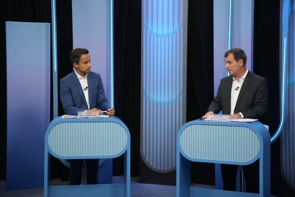 Candidatos a prefeito de Linhares durante o debate da TV Gazeta por Vitor Jubini