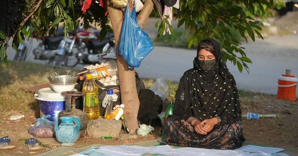 Grupo fundamentalista tem revisitado as decisões tomadas pelo governo apoiado pelos Estados Unidos, anulando milhares de casos.