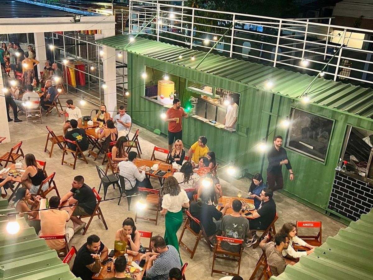 Casa Park Mata da Praia, food park composto pelos restaurantes Due Grano, Doçuras da Tay e Grill Box 