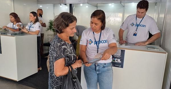 Órgão de proteção ao consumidor promove atividades em Cariacica e em Vitória para auxiliar, principalmente idosos, que sofrem com cobranças abusivas