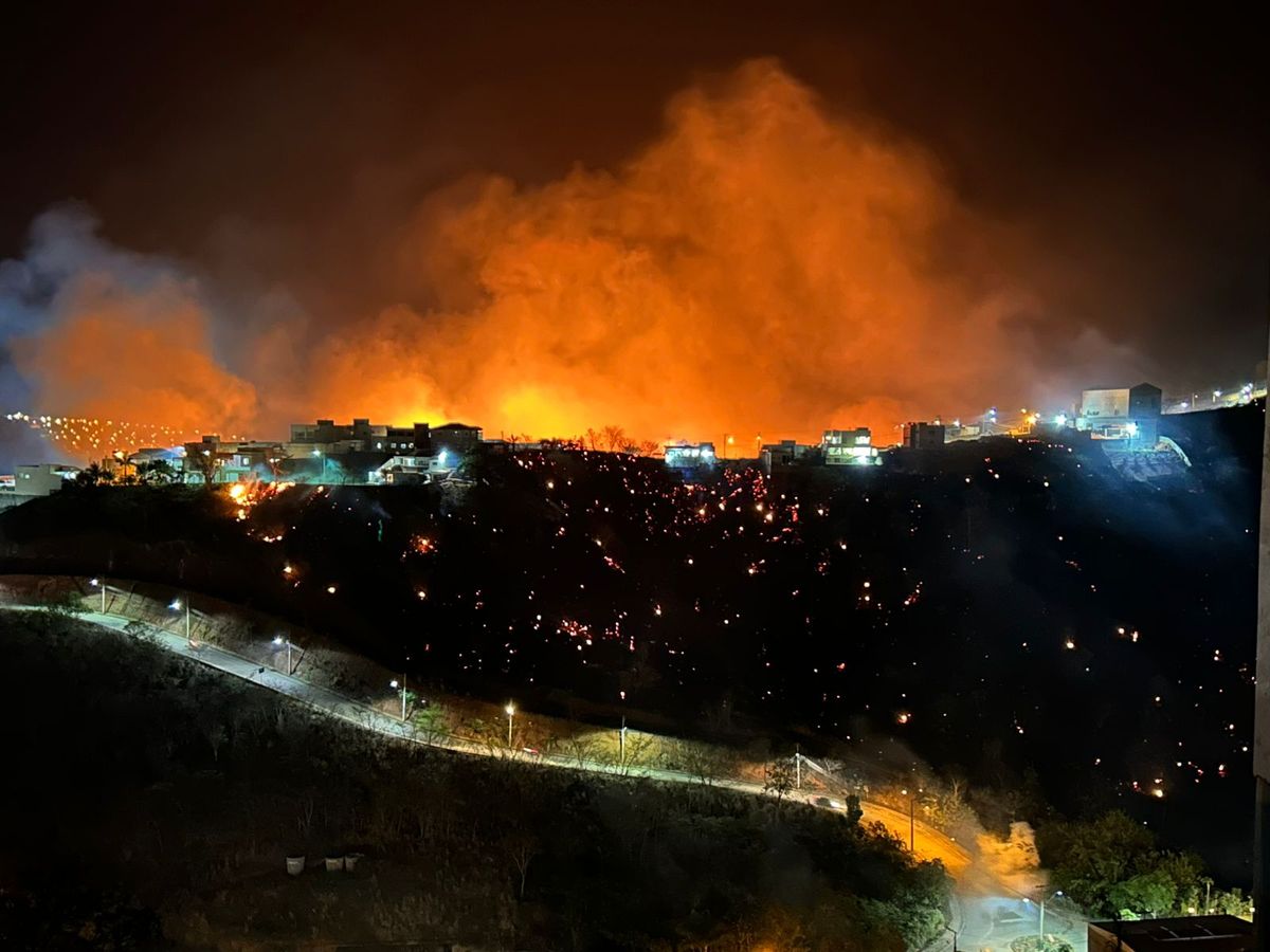 Incêndio atinge grande área de vegetação em Colatina