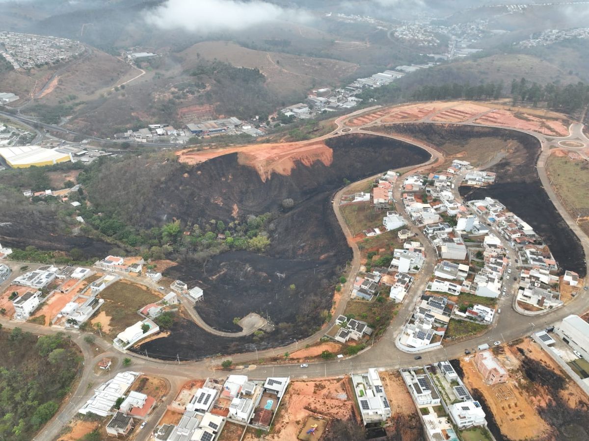 Área queimada em Colatina por Corpo de Bombeiros 