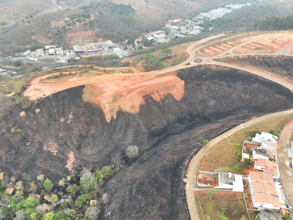 Área queimada em Colatina por Corpo de Bombeiros 
