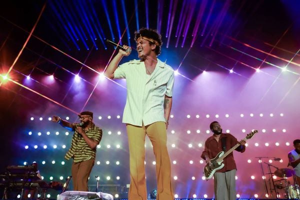 O cantor Bruno Mars durante show no The Town, em São Paulo, em 2023 