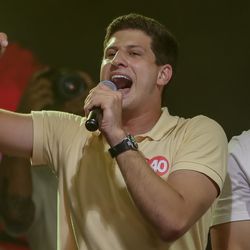 Apesar da pouca idade para um político com projeção nacional, João Campos integra família que atua na política há mais de 70 anos, desde os anos 1940