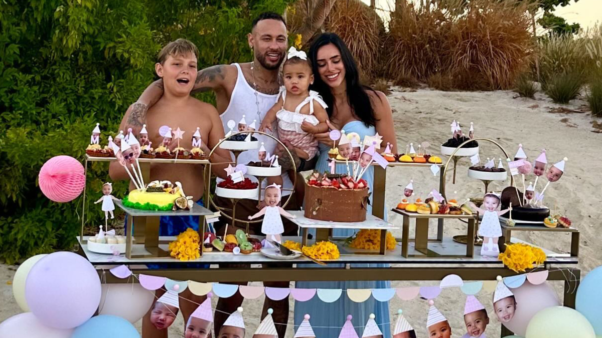 Neymar e Bruna Biancardi celebram aniversário de Mavie