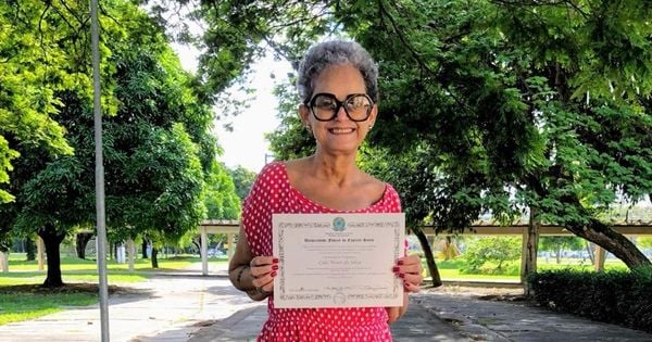 Na última década, aumentou o número de brasileiros  com mais de 50 anos de idade que ingressaram em algum curso superior