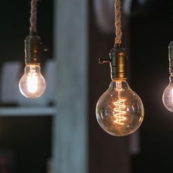 Consumidor tem direito a exigir explicações da distribuidora de energia, caso perceba que valor cobrado em boleto não esteja de acordo com o gasto no imóvel