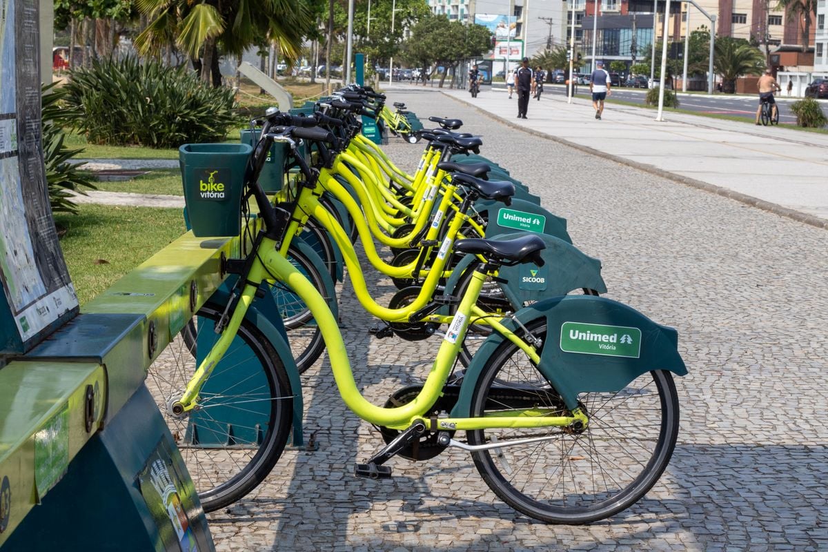 A distância entre uma estação e outra também é pensada estrategicamente para que o serviço possa atender a população.