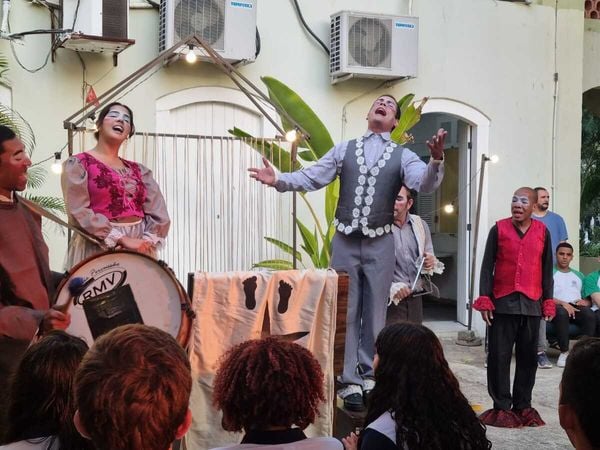 Grupo Teatral Gota, Pó e Poeira - A Lenda de Um Homem Sem Nome 