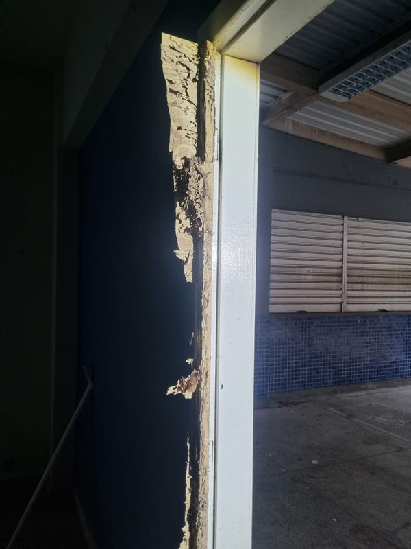 Homem quebrou portões e tentou furtar cabos elétricos em prédio vazio em Vitória por Leitor | A Gazeta