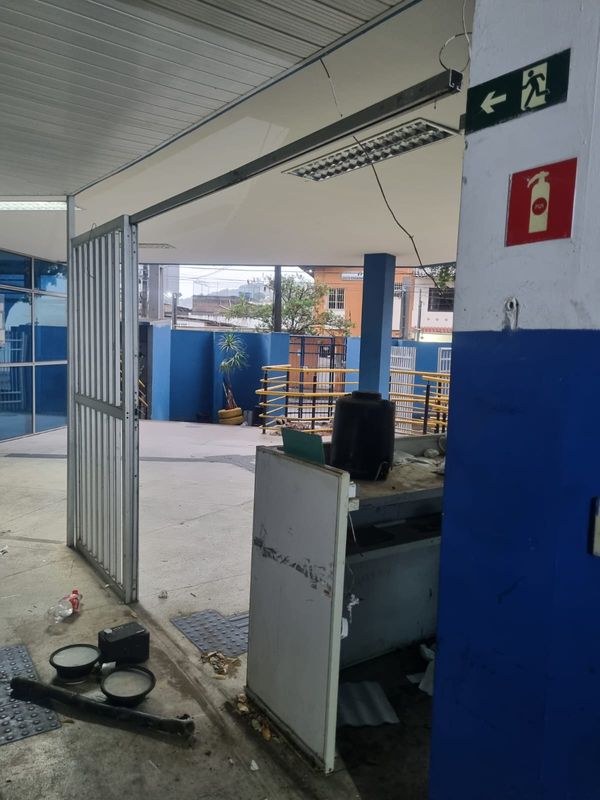 Homem quebrou portões e tentou furtar cabos elétricos em prédio vazio em Vitória por Leitor | A Gazeta