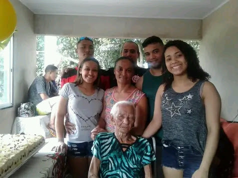 Idosa comemora 100 anos em Cachoeiro de Itapemirim por Andreia Câmara Motta