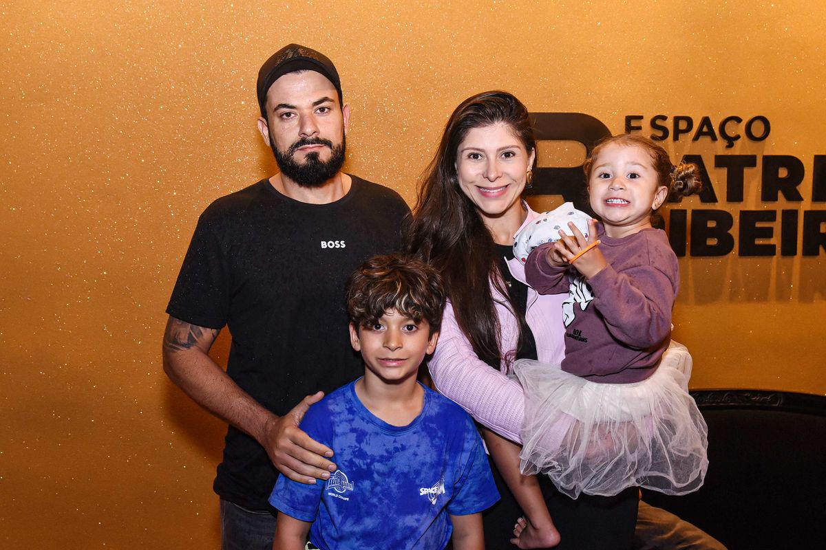 Paulo André, Rubia, Enzo e Bella Mansur 