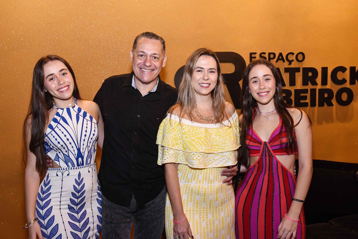 Paulo e Silvana Sipolatti com as gemeas Lara e Lais