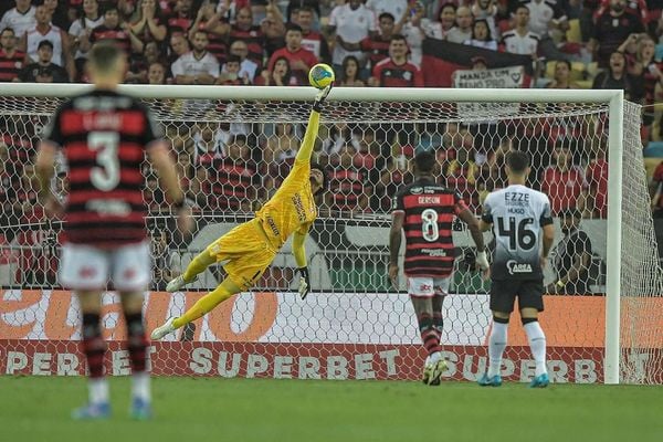 Corinthians ainda busca acordo com Fla e pode pagar nova multa por Hugo Souza na Copa do Brasil