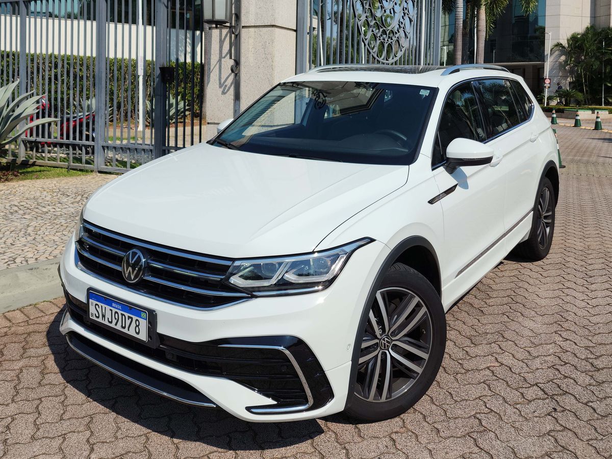  Volkswagen Tiguan R-Design