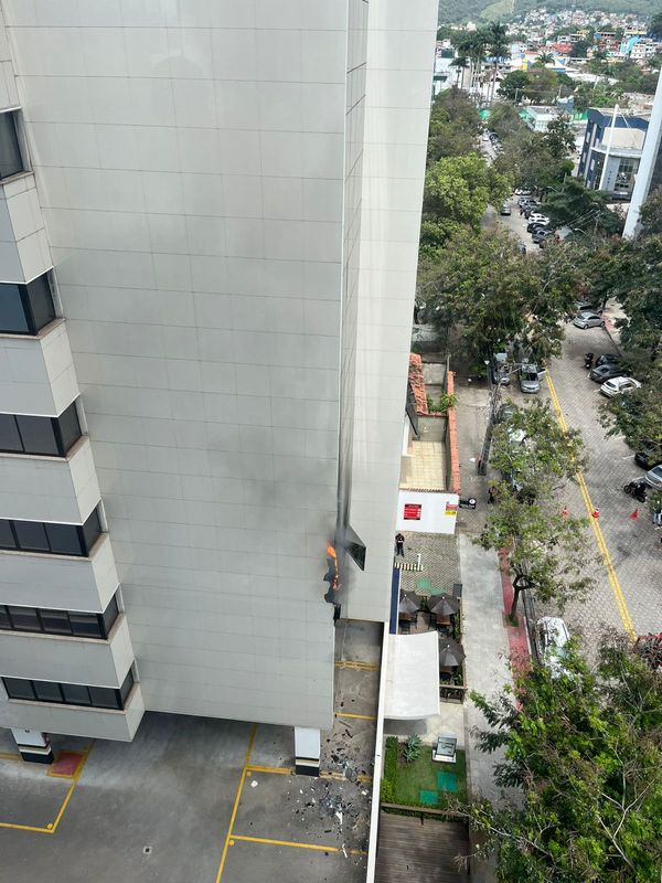 Incêndio Proeng Offices na terça (15) por Rita Benezath