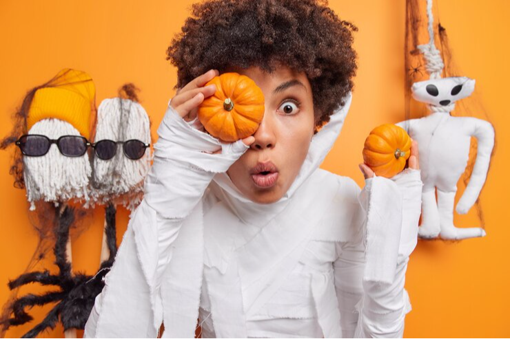 Veja inspirações de fantasias e decorações para o Halloween 2024. Crédito: Divulgação