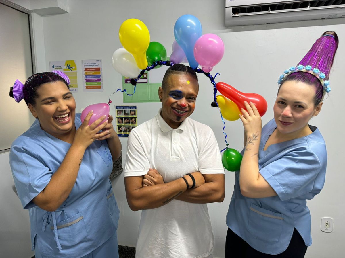 Dia do Cabelo Maluco 'pula' muro das escolas e chega até hospital em cidade do ES