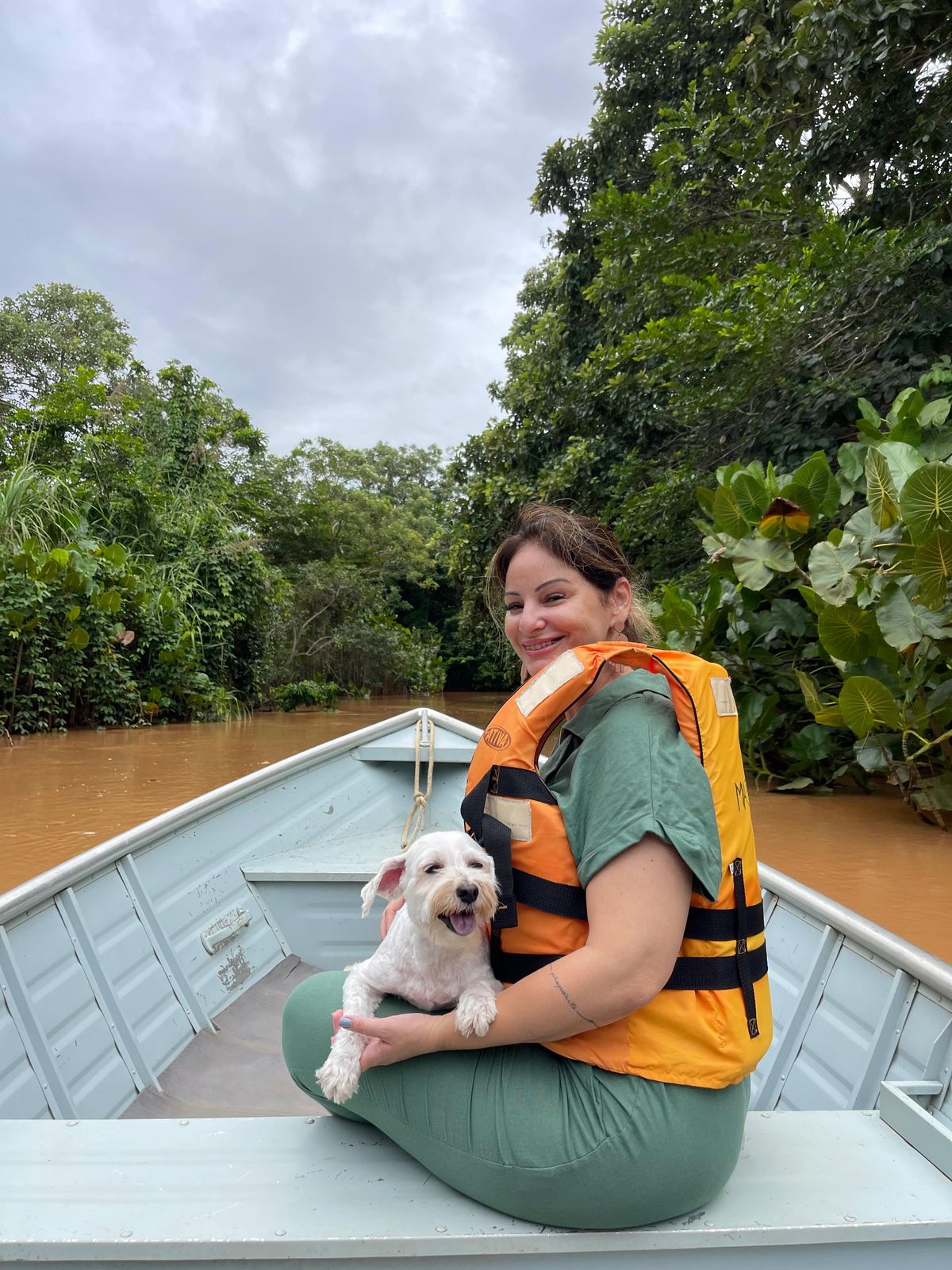 Passeio de barco pelo Rio Doce em Regência Augusta, Linhares