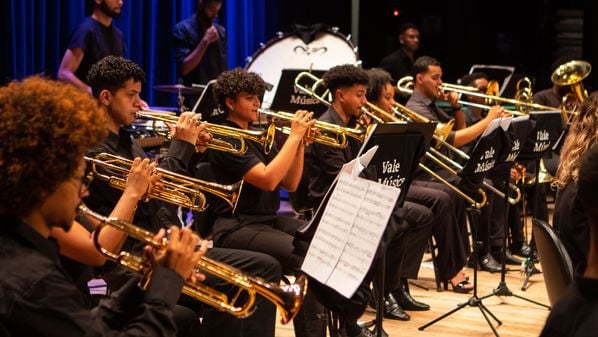 Banda Sinfônica Vale Música fará apresentação única no Teatro da Ufes. Os ingressos estarão disponíveis na bilheteria do teatro, uma hora antes do início do espetáculo