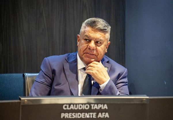 Claudio Tapia foi reeleito para dirigir a AFA até 2029