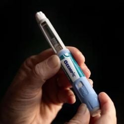 Em nota, a agência informou que a medida tem como objetivo proteger a saúde da população brasileira, “especialmente porque foi observado um número elevado de eventos adversos relacionados ao uso desses medicamentos"