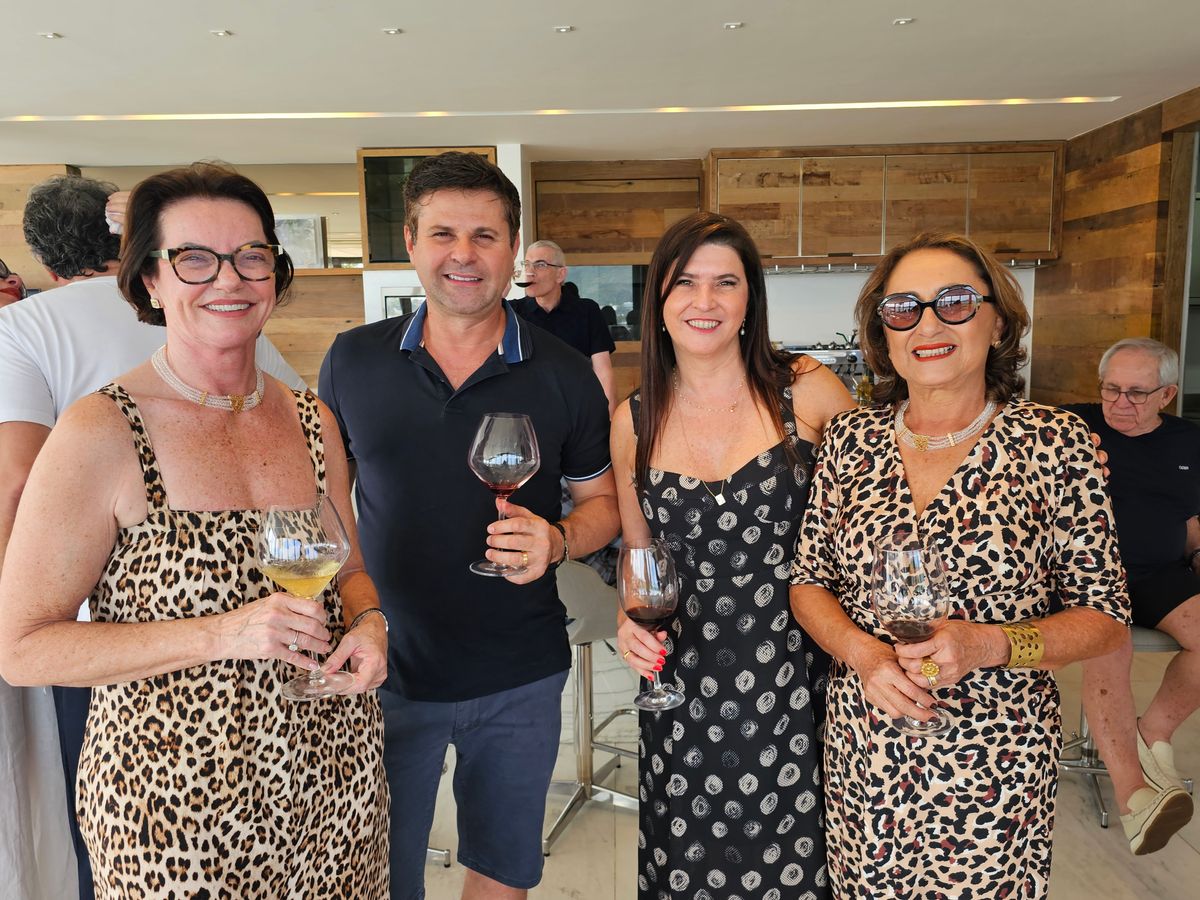 Eulália Chieppe, Jonas Giacomin, Carla Lacerda e Nazaré Neves