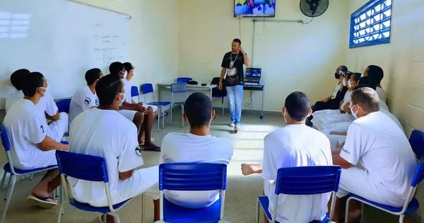 Resolução prioriza soluções de conflito de forma pacífica para restabelecimento de relações e determina diretrizes nacionais para prevenir a violência e combater situações de tortura e tratamento vexatório de adolescentes