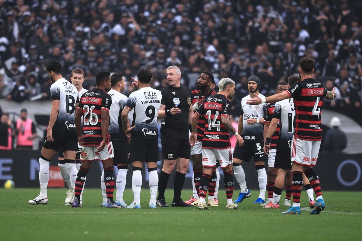 Anderson DAronco foi muito criticado por jogadores de Flamengo e Corinthians