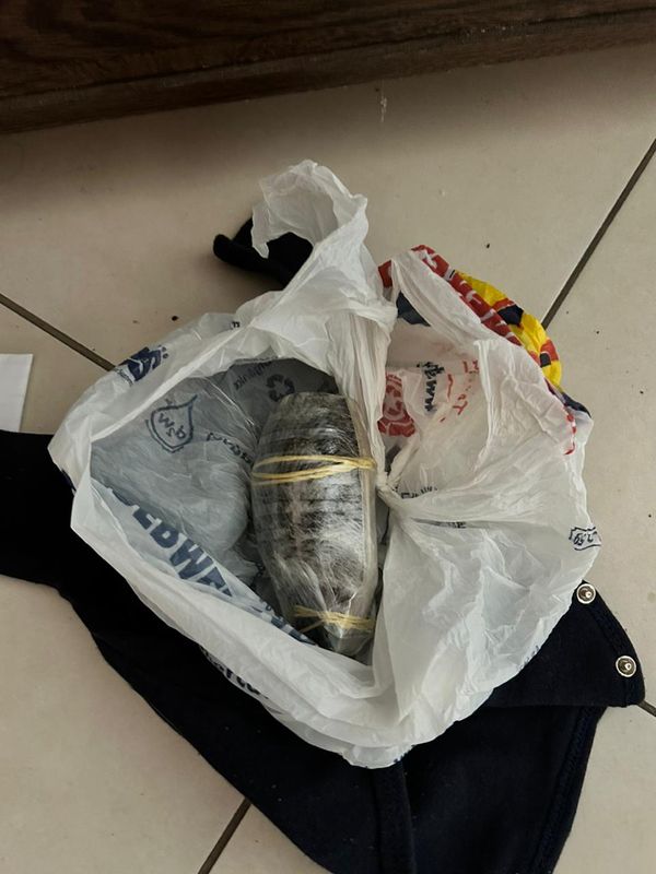 Granada encontrada na residência onde estavam as drogas por Divulgação | Polícia Civil