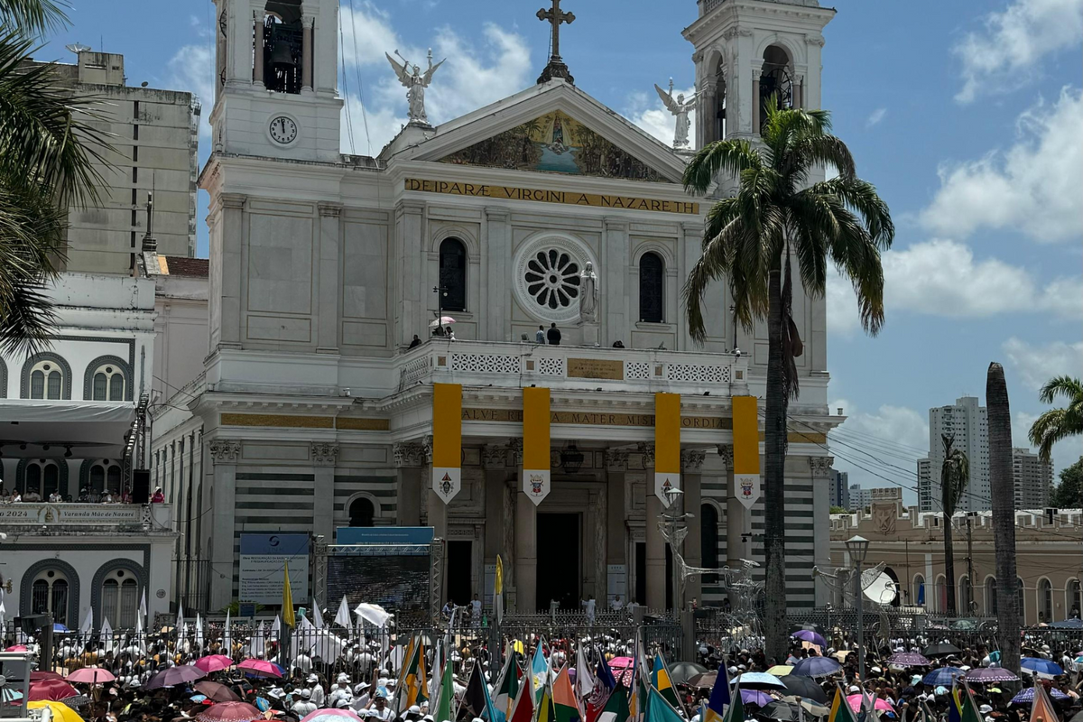 A Basílica Nossa Senhora de Nazaré atrai muitos fieis principalmente na época do Círio, em outubro