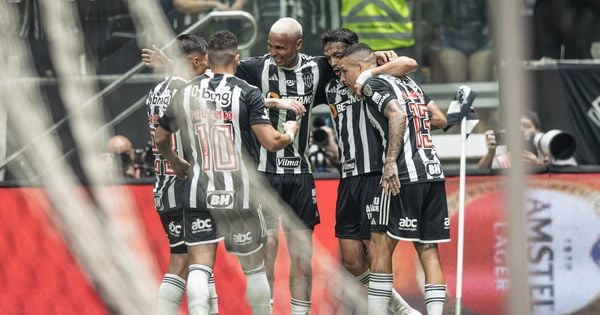 Galo conquistou uma vitória categórica ecolocou um pé na grande decisão da competição continental