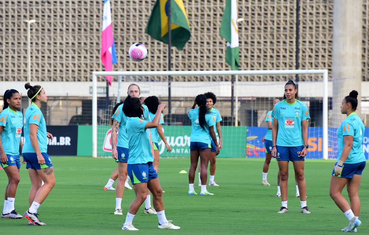 Seleção brasileira de futebol feminino treina no Kleber Andrade por Carlos Alberto Silva