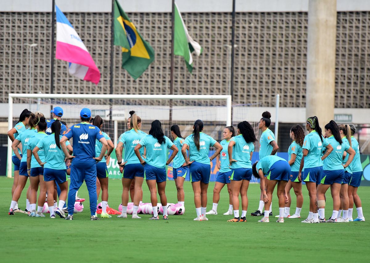 Seleção brasileira de futebol feminino treina no Kleber Andrade por Carlos Alberto Silva