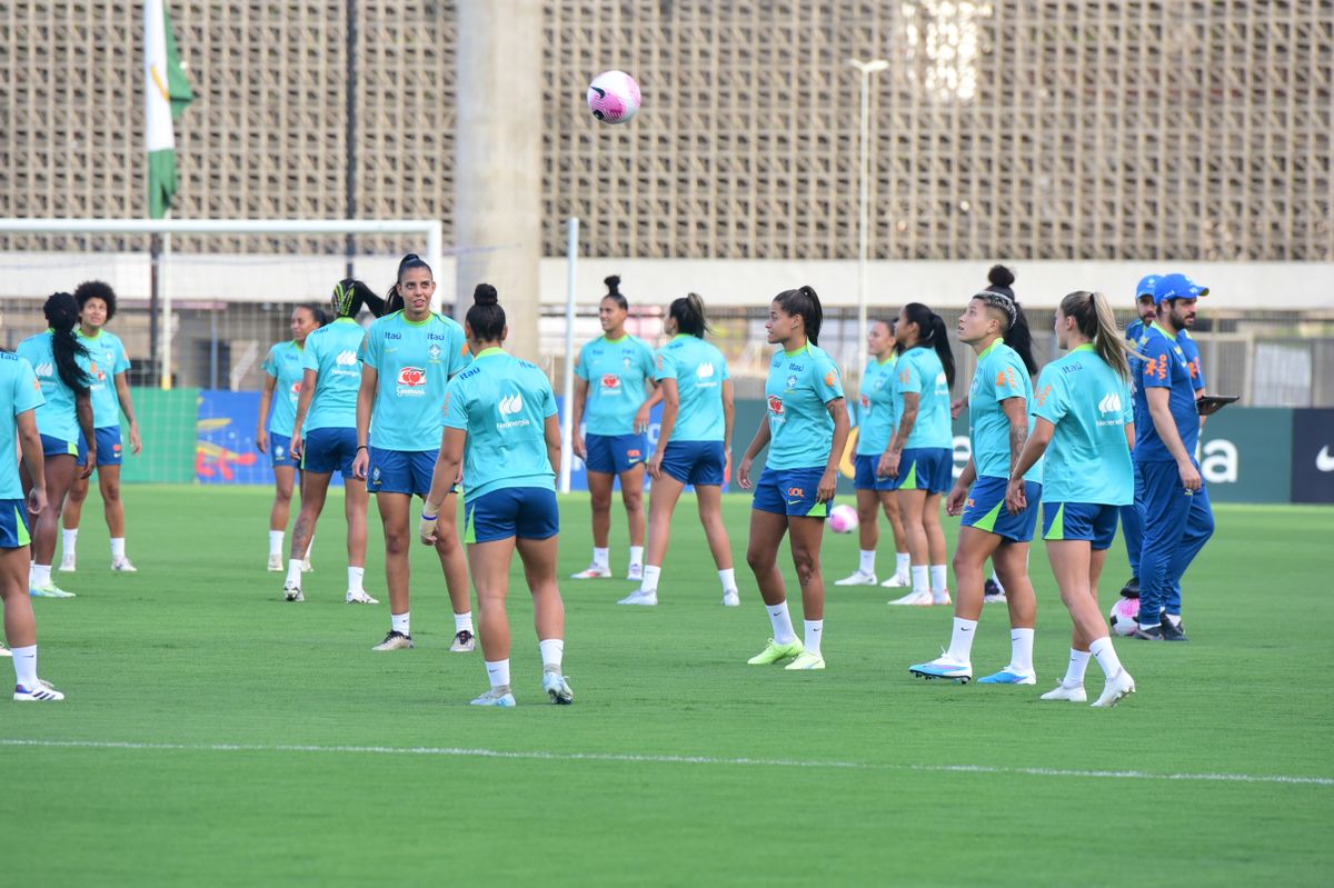 Seleção brasileira de futebol feminino treina no Kleber Andrade por Carlos Alberto Silva