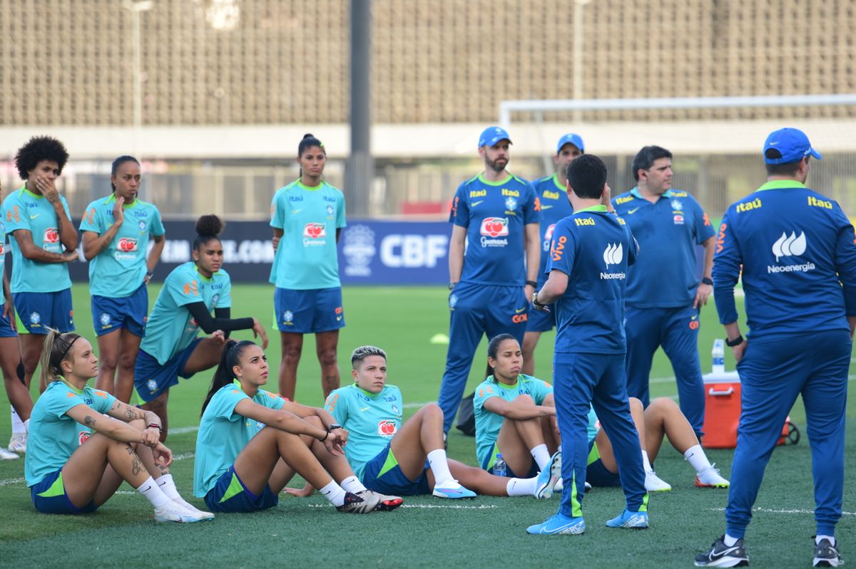 Seleção brasileira de futebol feminino treina no Kleber Andrade por Carlos Alberto Silva